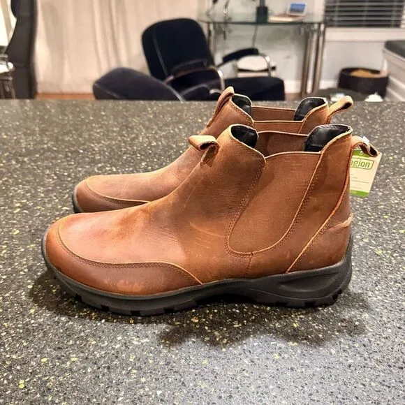 Lands End All Weather Brown oiled Leather Chelsea Boots. Size 11.5D.