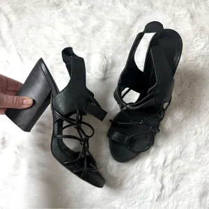 LD Tuttle Leather Strappy Buckle Heel Sandals Size: 39 9