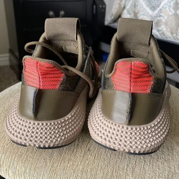 Like New Adidas Original Prophere J Solar red/Olive (AQ0509) Shoes Size 6