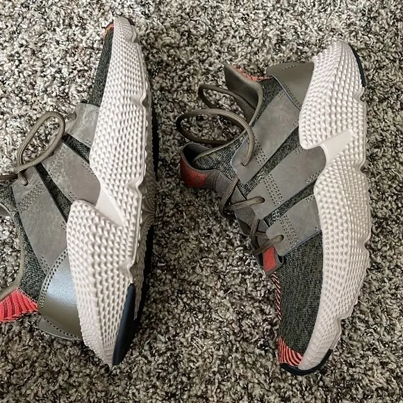 Like New Adidas Original Prophere J Solar red/Olive (AQ0509) Shoes Size 6