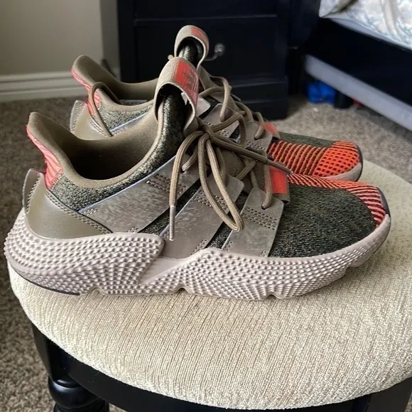 Like New Adidas Original Prophere J Solar red/Olive (AQ0509) Shoes Size 6
