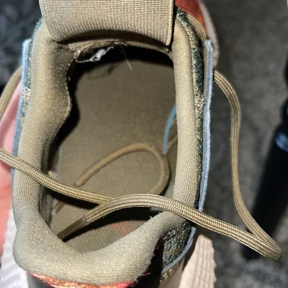 Like New Adidas Original Prophere J Solar red/Olive (AQ0509) Shoes Size 6