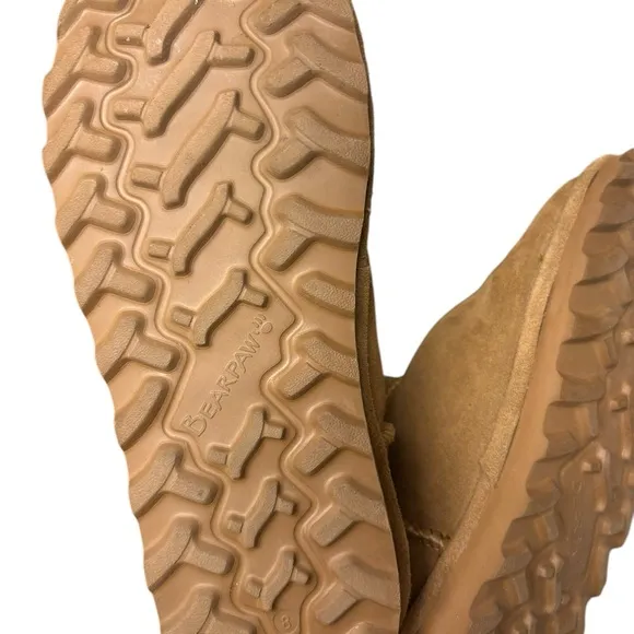 Like new Bearpaw Tan Boots size 8