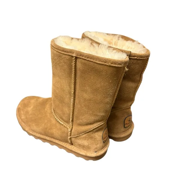 Like new Bearpaw Tan Boots size 8
