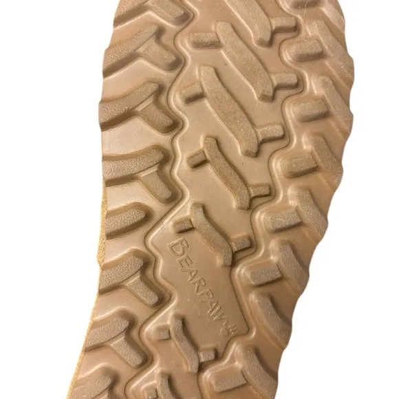 Like new Bearpaw Tan Boots size 8