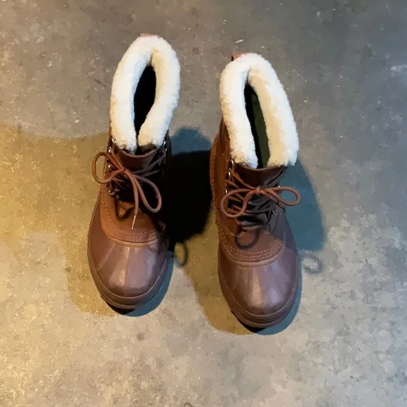 Like New - Sorel Caribou Leather Boots