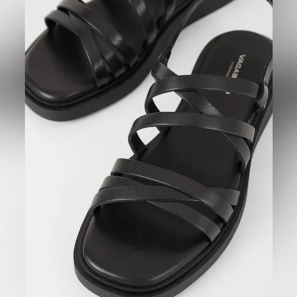 Like-new Vagabond Connie Sandals
