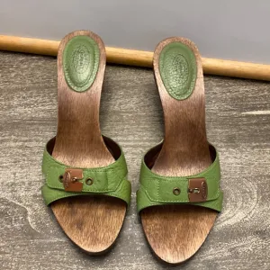 Lite green slip on sandals super cute with a pair of jeans shirt or skirt
