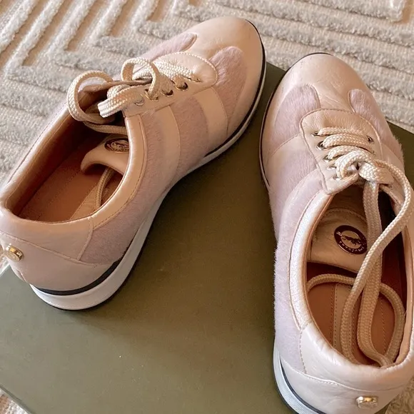 Longchamp Women’s subtle light pink sneakers