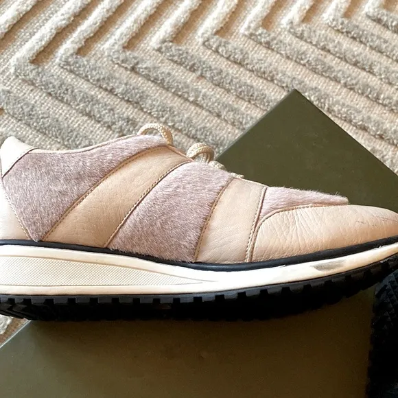 Longchamp Women’s subtle light pink sneakers