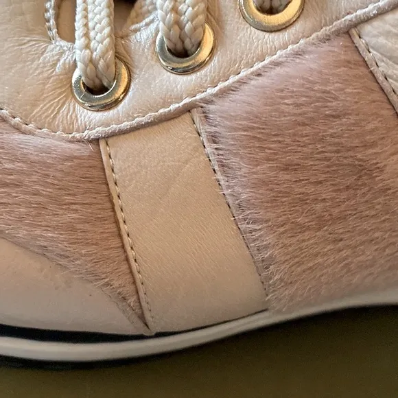 Longchamp Women’s subtle light pink sneakers