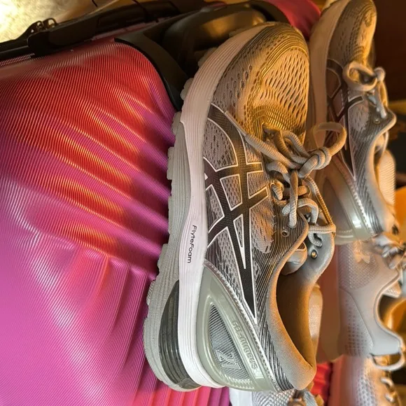 Lot of women’s athletic Shoes!