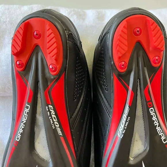 Louis Garneau Course 2LS HRS 300 Cycling Shoes Ergo Air Zone Black Red