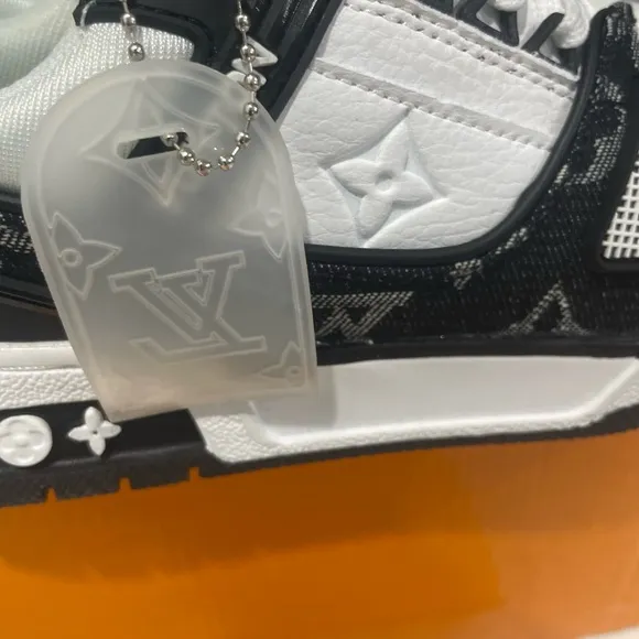 Louis Vuitton Arch Light Sneaker - White/Black