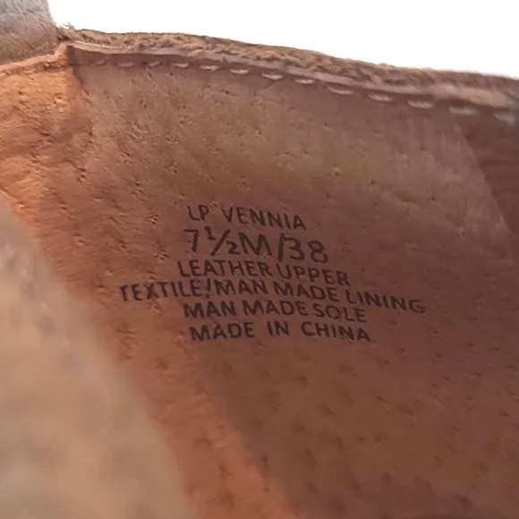 Lucky Brand Vennia Leather Ankle Boot Cream Textured Stacked Square Heel Pebbled