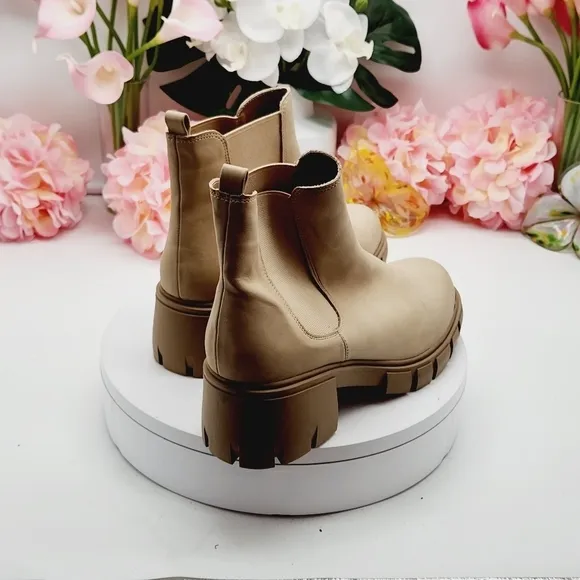 Madden Girl Havenn Leather Chunky Platform Chelsea Boots Shoes Size Tan 9.5