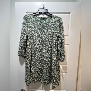 Madewell Tunic shirt/dress, green and cream floral. Size S. EUC