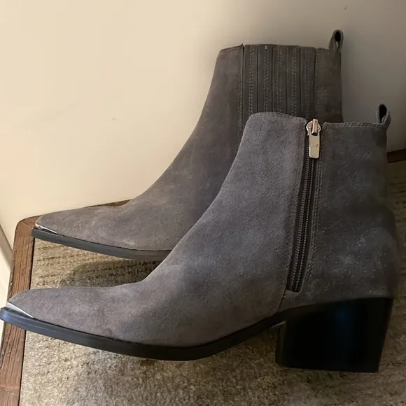 Marc Fisher Ankle Boots Pointy Toe Chunky Heel Gray Suede Size 7M