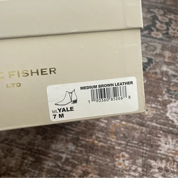 Marc Fisher Leather Pointed Toe Yale Ankle Boots in Medium Brown Size 7