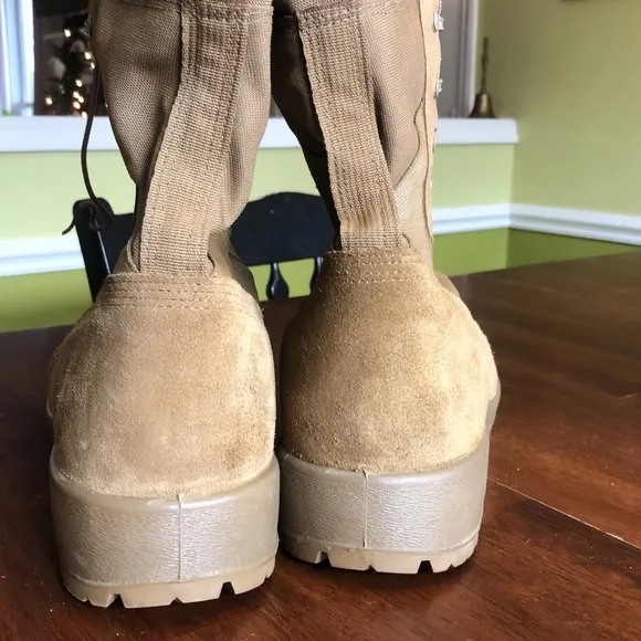 MCRAE combat boots in like new condition!