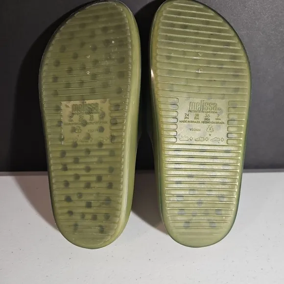 Melissa   Tarsilado Green Frog Slip On Jelly Rubber Slide Sandals Size 7 Vegan