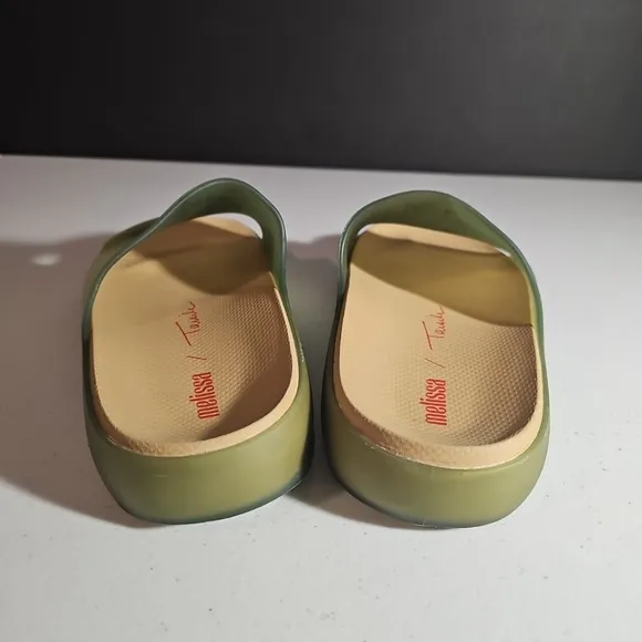 Melissa   Tarsilado Green Frog Slip On Jelly Rubber Slide Sandals Size 7 Vegan