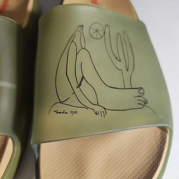 Melissa   Tarsilado Green Frog Slip On Jelly Rubber Slide Sandals Size 7 Vegan