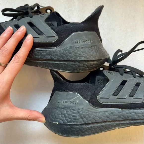 Men's adidas Running Ultraboost 22 Shoes Triple Black and Size 9.5