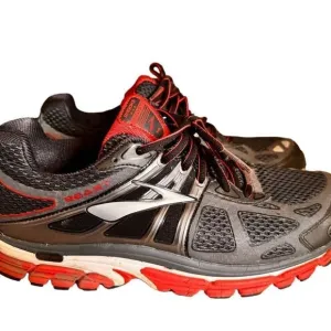 Men's Brooks Beast 14 Running Shoes Size 10.5 Grey/Red Athletic Sneakers