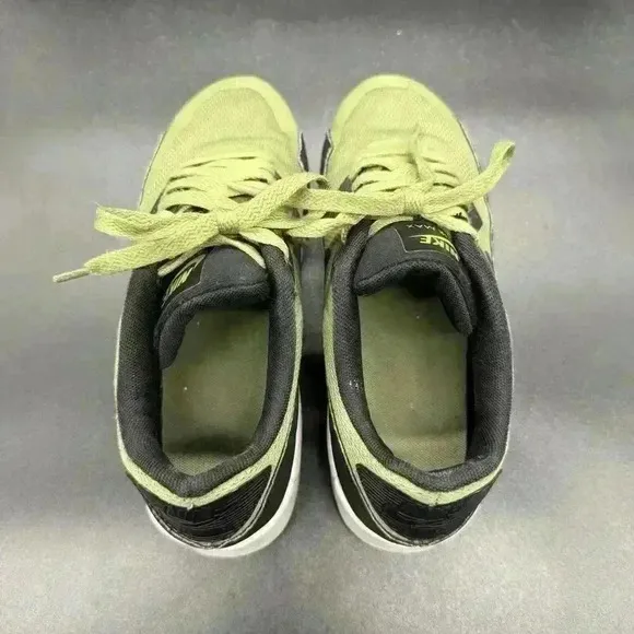 Men's Nike Air Max 90, Running Shoe, Green, Size Youth 4.5Y Womens Size 6