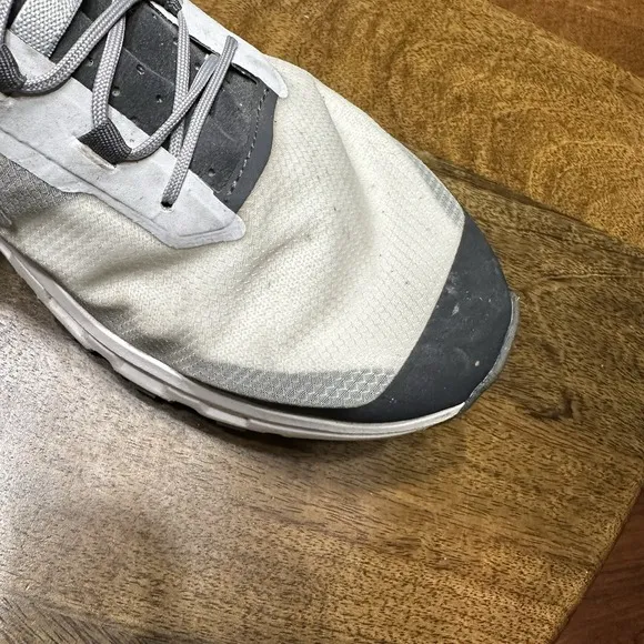 Men's ON Cloudvista, color Frost/Ink, US size 11.5
