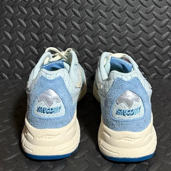 Mens Saucony Runners Light Blue Sneakers Size 10.5