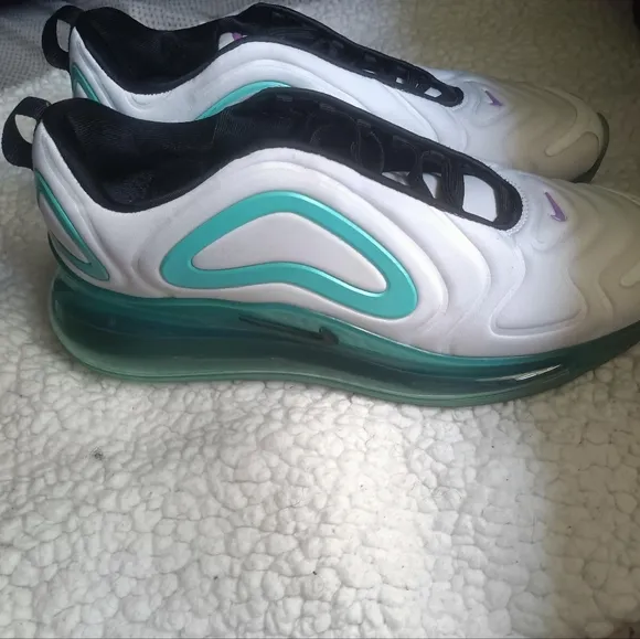 Mens Size 9 Nike Air Max 720 Running Shoes Aurora Green White AO2924-101