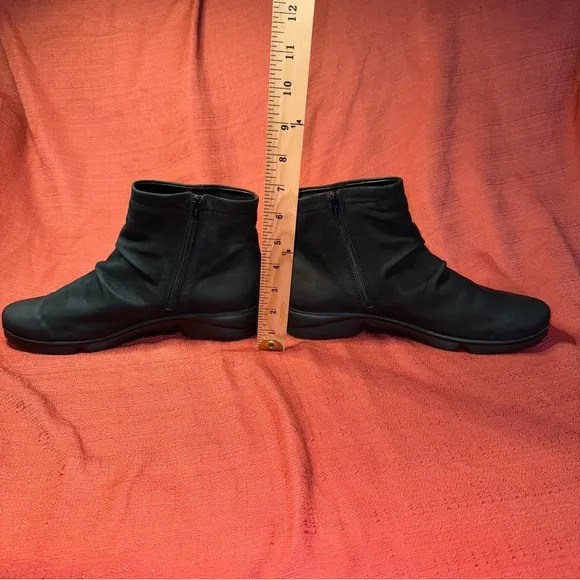 Mephisto Rezia Black Nubuk Ankle Boots, Women’s Size 8, EUC