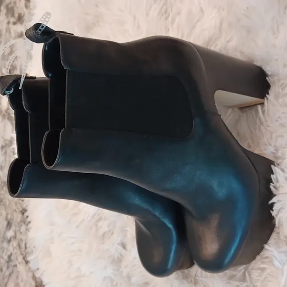 Michael Michael Kors Natasha Platform Chelsea Platform Pull On Boots Booties 10