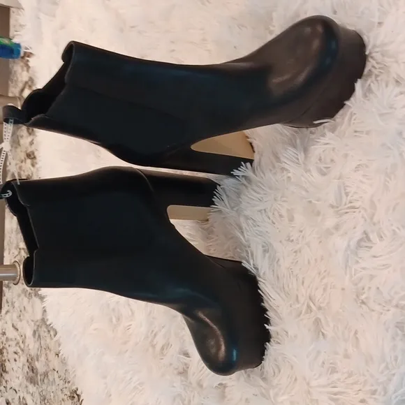 Michael Michael Kors Natasha Platform Chelsea Platform Pull On Boots Booties 10