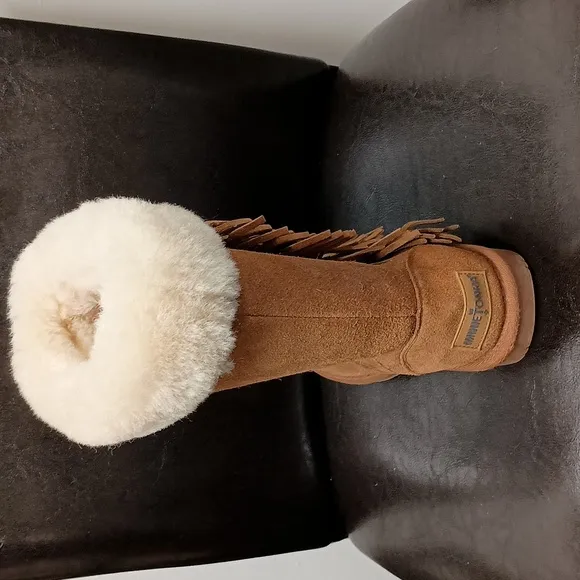 Minnetonka Fringe Canyon Boot/moccasin in Brown Tan Youth or petite women Suede