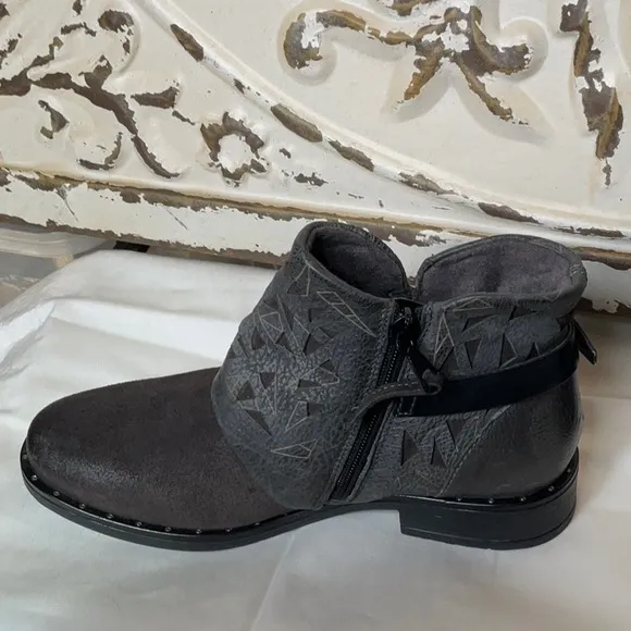 Miz Mooz‎ Ankle Boots