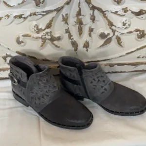 Miz Mooz‎ Ankle Boots