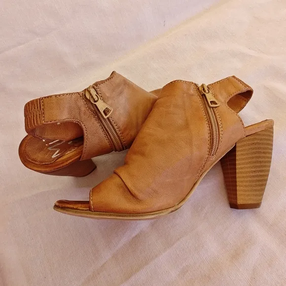 Miz Mooz Mardi Sandal Tan Nude Brown Cone Block Heel 38 Leather Anthropologie