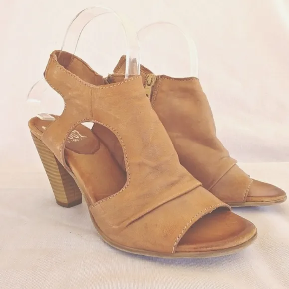 Miz Mooz Mardi Sandal Tan Nude Brown Cone Block Heel 38 Leather Anthropologie