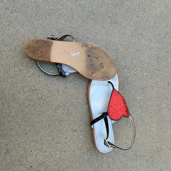 MODERN VICE Glitter Heart Thong Sandals