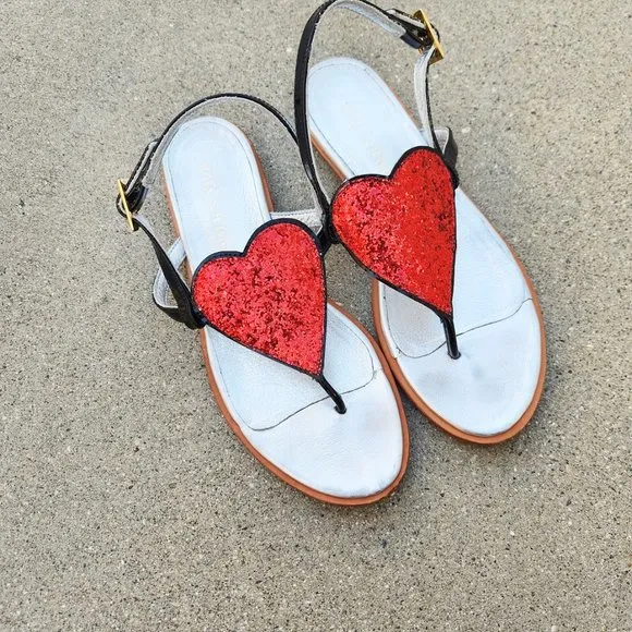 MODERN VICE Glitter Heart Thong Sandals