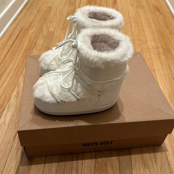 Moon Boot Womens Icon Low Faux Fur Cold Weather Boots size EU 36-38 US 5.5- 7