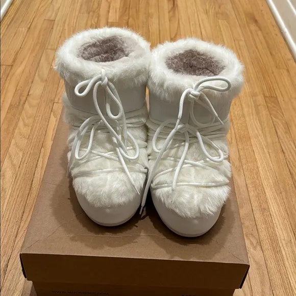 Moon Boot Womens Icon Low Faux Fur Cold Weather Boots size EU 36-38 US 5.5- 7