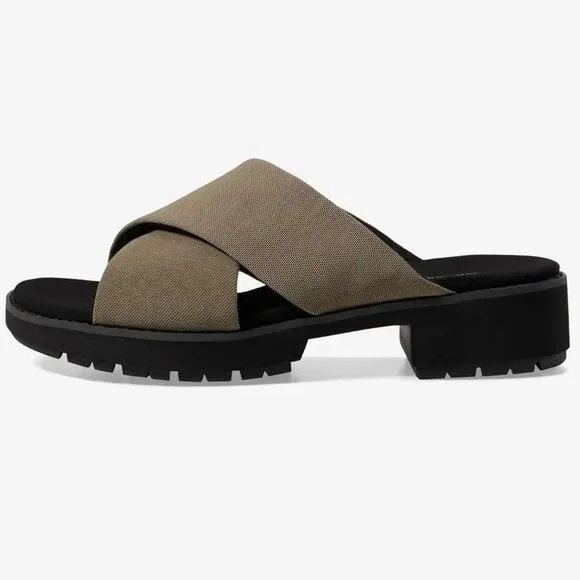Munro Dekkie Sandals, Size 10.5, New in Box MSRP $160