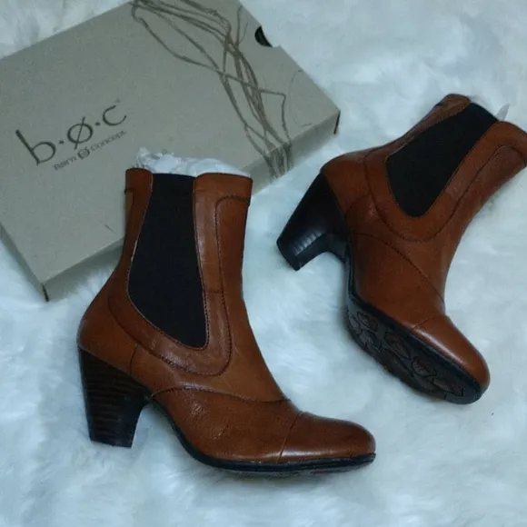 N BORN LEATHER Elastic Gusset Ankle Booties NWOT Retailed for $165