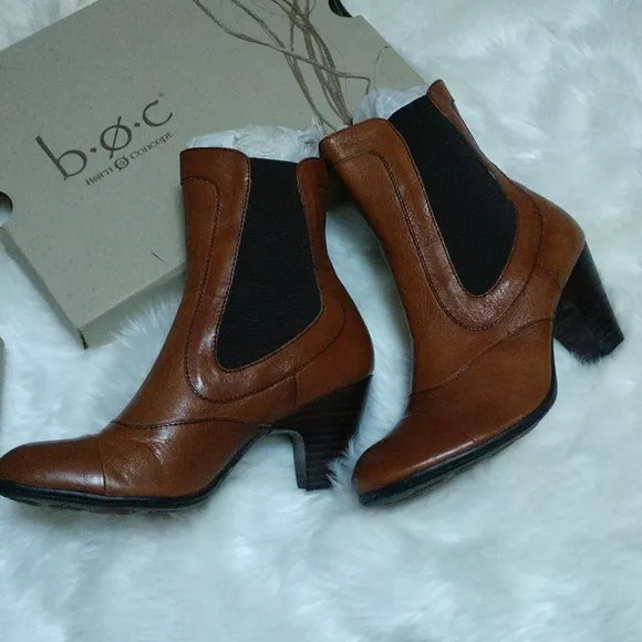 N BORN LEATHER Elastic Gusset Ankle Booties NWOT Retailed for $165