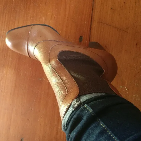 N BORN LEATHER Elastic Gusset Ankle Booties NWOT Retailed for $165
