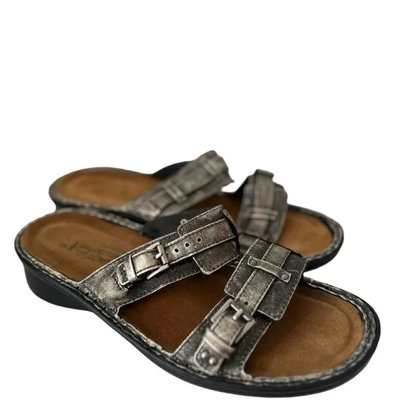 Naot Karaoke Slip On Sandals